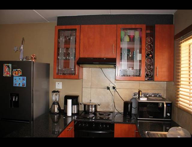 3 BEDROOM APARTMENT FOR SALE IN JABULANI